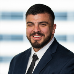 AREA MANAGER HEADSHOTS (250 x 250 px) - Uriel de la Fuente